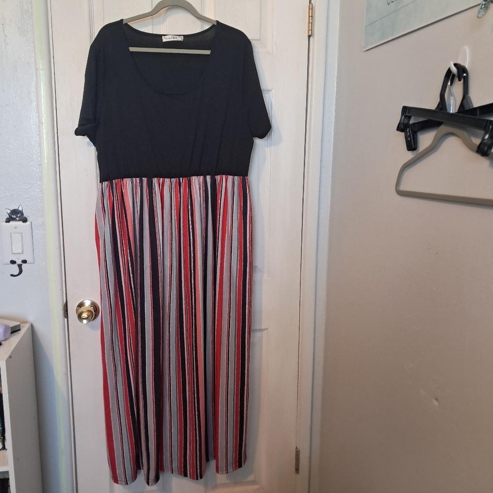 Nemidor Black and Striped Maxi Dress